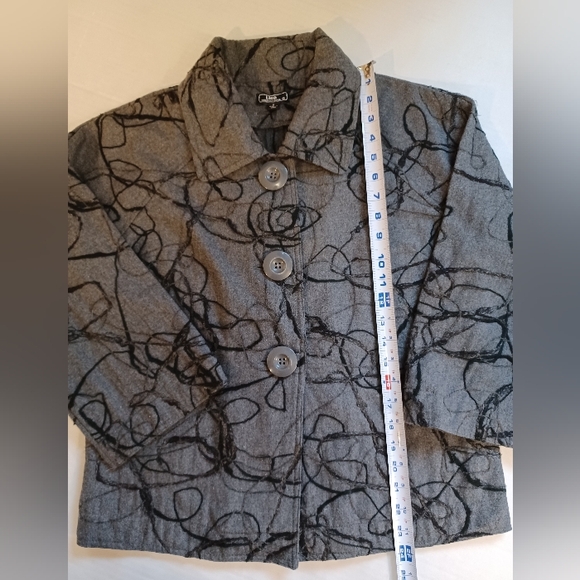 Vintage Lisa Abstract Pattern Gray and Black Blazer - Picture 7 of 10